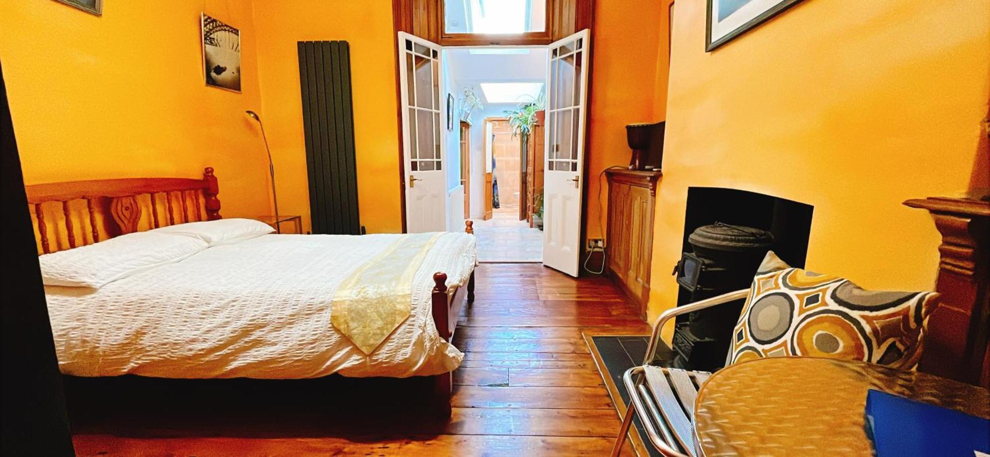 Funky Urban Jungle Bed & Breakfast Cardiff Eksteriør bilde