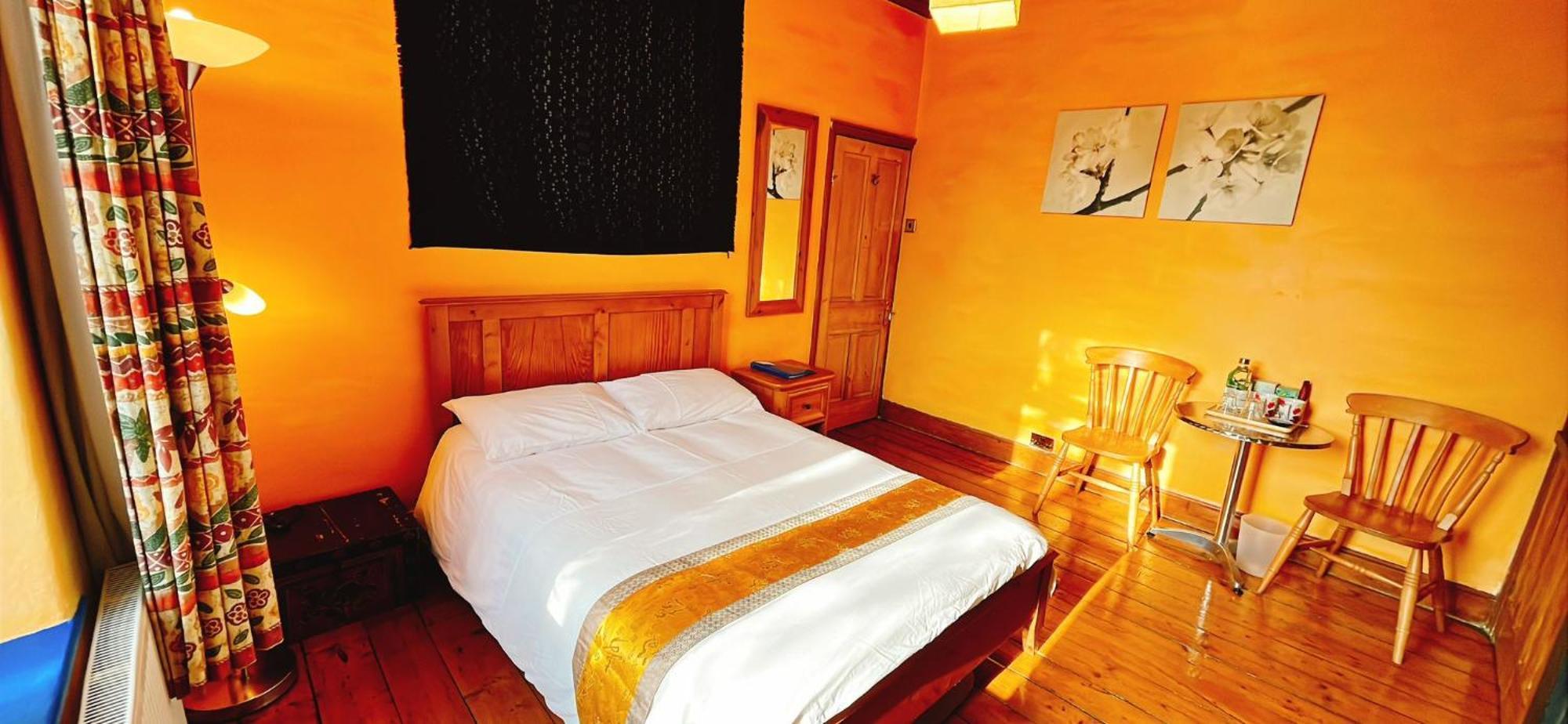 Funky Urban Jungle Bed & Breakfast Cardiff Eksteriør bilde